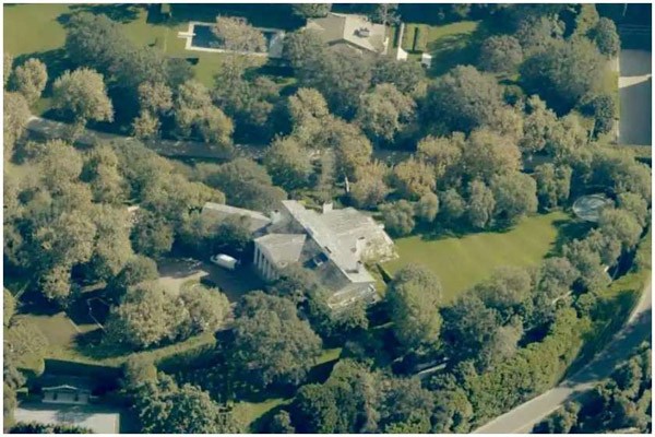 ჯეფ ბეზოსმა ბევერლი ჰილსზე სახლი $165 მილიონად იყიდა
