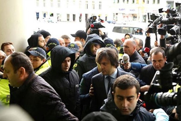 ირაკლი კობახიძე: ადრე 200 „ნაცი“ იდგა აქციებზე და 150 სად გაქრა, ვერ გავიგე