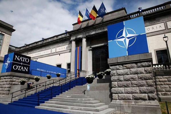 NATO რუსეთს მოუწოდებს აღმოსავლეთ უკრაინიდან სამხედრო ძალები გაიყვანოს