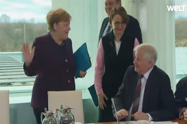 გერმანელმა მინისტრმა ანგელა მერკელს კორონავირუსის გამო ხელი არ ჩამოართვა (ვიდეო)