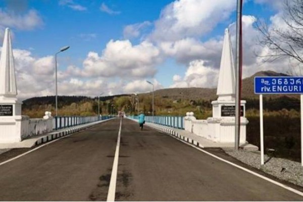 „არანაირი კორონა, არანაირი კონტროლი“ – ოკუპირებული აფხაზეთის ე.წ საგუშაგოზე მოქალაქეებს ქრთამის სანაცვლოდ უშვებენ