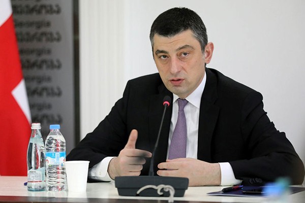 გიორგი გახარიამ პოლიციელებს, მედიკოსებს, სასურსათო მაღაზიის მოლარეებს, კონსულტანტებსა და სააფთიაქო ქსელის მუშაკებს მადლობა გადაუხადა