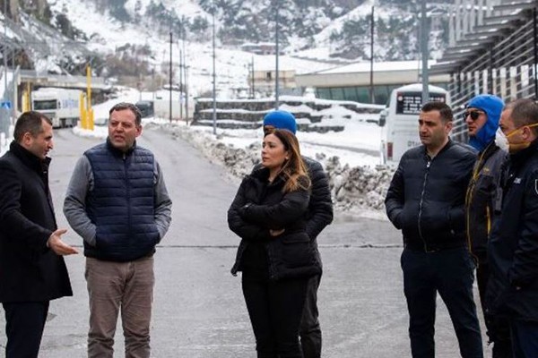 ნინო თანდილაშვილი: ყაზბეგის გამშვები პუნქტი გახსნილია და სასურსათო პროდუქცია უპრობლემოდ შემოდის