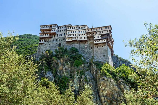 საბერძნეთში, ათონის მთის მონასტრის ბერს კორონავირუსი გამოუვლინდა