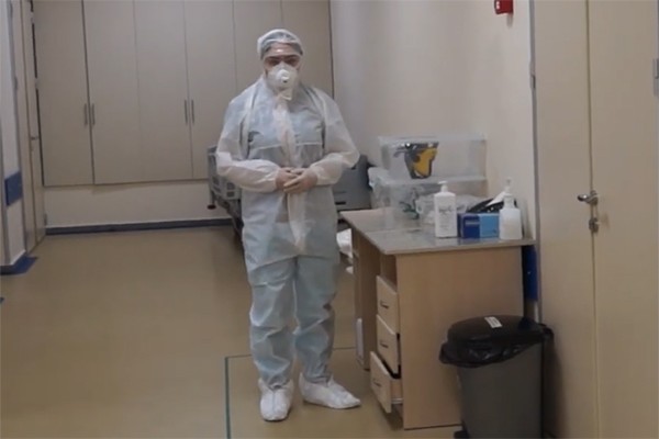 როგორ ემზადებიან ქართველი ექიმები ბოქსირებულ განყოფილებებში პაციენტებთან შესასვლელად (ვიდეო)