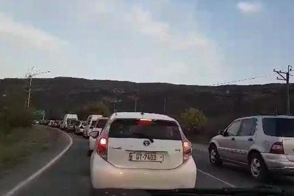 საცობი თბილისის შემოსასვლელში - რა ხდებოდა მას შემდეგ, რაც პრემიერმა ოთხი ქალაქის ჩაკეტვა დაანონსა