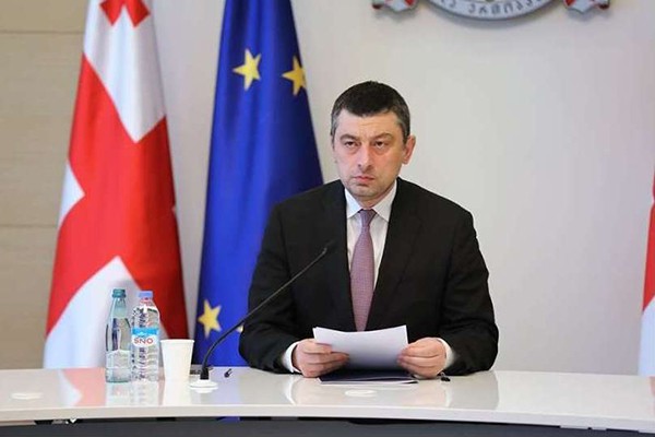 დაქირავებით დასაქმებულები, რომლებმაც დაკარგეს სამსახური, ან გაუშვეს უხელფასო შვებულებაში, თვეში 200 ლარს მიიღებენ