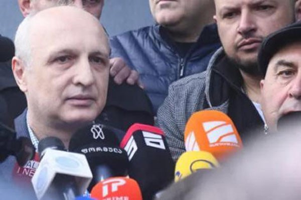 მერაბიშვილი გამოჩნდა და პოლიტიკაში დაბრუნებას ცდილობს - „ამით მან საზოგადოების რეაქცია მოსინჯა...“