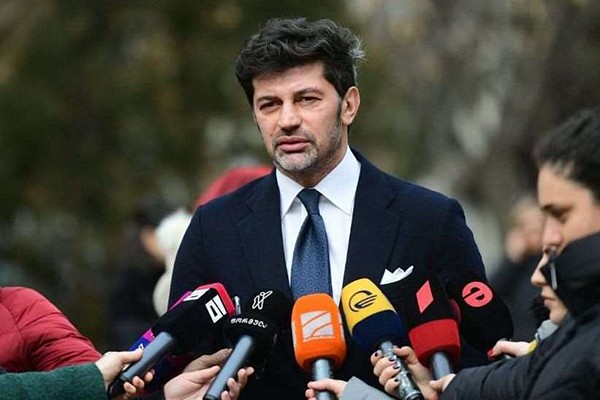 თბილისის მერის განცხადებით, ეპიდემიოლოგებისგან საზოგადოებრივი ტრანსპორტის ამოქმედებაზე მითითება ჯერჯერობით არ მიუღიათ