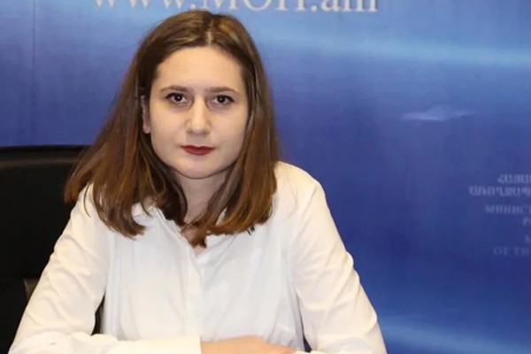 სომხეთის ჯანდაცვის მინისტრის პრესსპიკერი მინისტრის საქართველოსთან დაკავშირებით განცხადებაზე განმარტებას აკეთებს