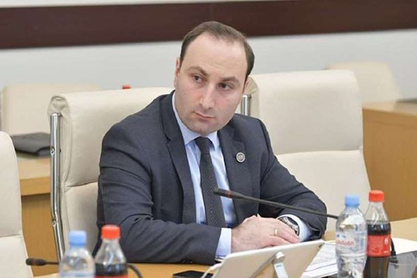 ანრი ოხანაშვილი: ოპოზიცია ტოლობის ნიშანს სვამს ქვეყნის უზენაეს კანონს - კონსტიტუციასა და  რურუას გათავისუფლებას შორის