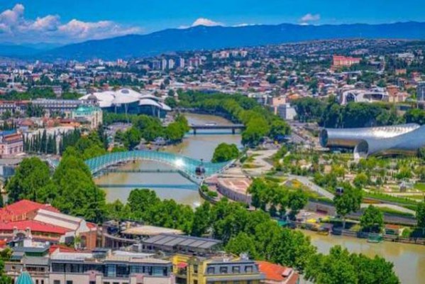 თურქული გამოცემა მკითხველებს თბილისში მოგზაურობას ურჩევს
