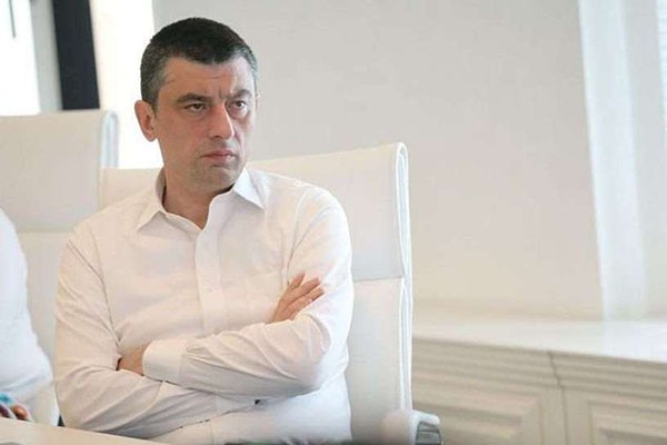 პრემიერი ოპოზიციას: მაკო გომურის სახელს აი ასე, თქვენ დღეში ასჯერ აქ რომ ასახელებთ, არ ვიყენებ