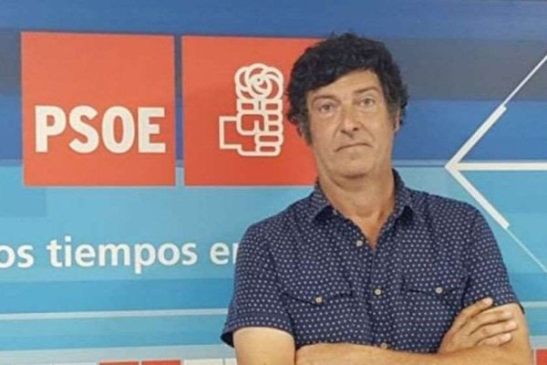 ესპანელ პოლიტიკოსს ონლაინ-კონფერენციის დროს კამერის გამორთვა დაავიწყდა და შხაპი პირდაპირ ეთერში მიიღო