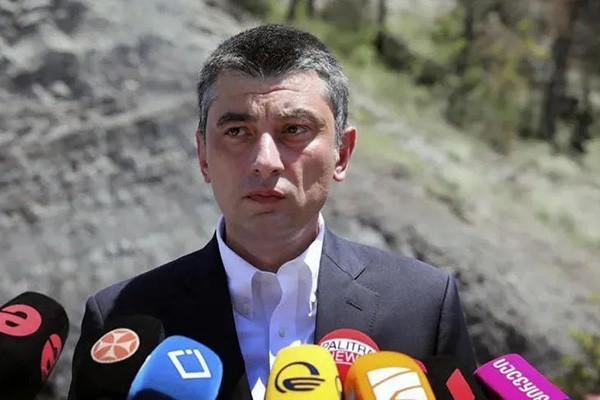 მთავრობა 17 წლის ჩათვლით ბავშვებს ერთჯერადად 200 ლარით დაეხმარება