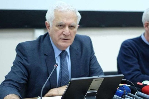 ამირან გამყრელიძის განცხადებით, ამჟამინდელი მონაცემებით, საქართველოში 10 ადამიანის ინფიცირების წყარო უცნობია
