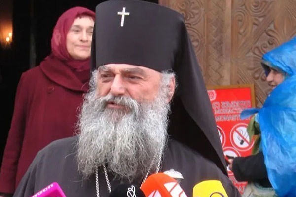 მეუფე ნიკოლოზი: იესო ქრისტემ გაფანტა წყვდიადი და დაანახა ადამიანებს სინათლე, ამ სინათლის დღესასწაულია დღეს