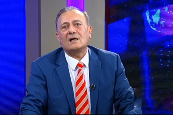 სოსო მანჯავიძე: „და კიდევ უფრო მძიმე პრობლემაა, რომ ქვეყანაში არსებობს 3-4% ადამიანებისა, ვინც ამ საოცრებას ხმას აძლევს, თანაც რეგულარულად”