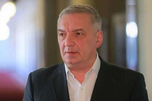 „უტიფრობაა, როდესაც სირთულეებზე გამორჩეული აგრესიულობით ლაპარაკობენ იმ ხელისუფლების წარმომადგენლები, რომლებსაც არაფერი გაუკეთებიათ არც ბავშვებისთვის და არც სოციალური პაკეტის შესაქმნელად