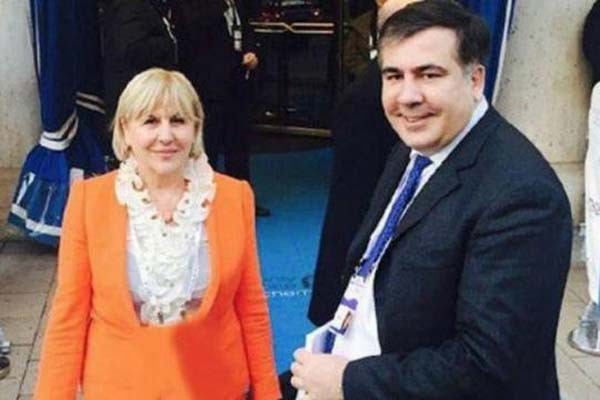 „ერთი პარტია მეორეს რომ დედას უხსენებს, უარესი რაღა უნდა იყოს...“ - საყვარელიძე გიული ალასანიას შესაძლო მაჟორიტარობაზე