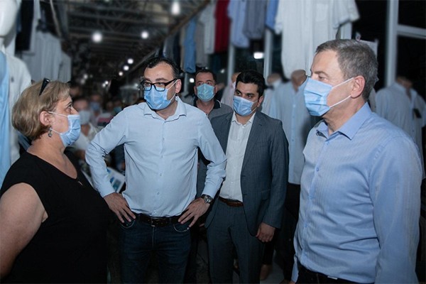„ქართული ოცნების“ ბათუმის მაჟორიტარი დეპუტატობის კანდიდატი ბაზრობის ხელმძღვანელობას და მოვაჭრეებს შეხვდა