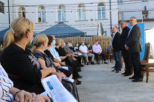 ირაკლი ხახუბია: ჩვენი ხელისუფლებისთვის განათლების სისტემის განვითარება ერთ-ერთი უმთავრესი პრიორიტეტია, რადგან მომავალი განათლებაშია