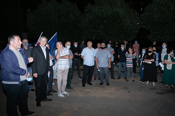 რესან კონცელიძე ხახულის, ტაბიძისა და აღმაშენებლის ქუჩის მოსახლეობას შეხვდა