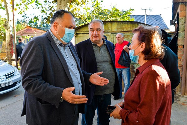 იოსებ ხახალეიშვილი: ქუთაისში, ჭავჭავაძის ქუჩის მოსახლეობის თვალწინ მოხდა ფაქტიურად საბაზრო ეკონომიკის განვითარება ჩვენს ქალაქში, ამიტომ მათი აზრი ყოველთვის ყურადსაღებია