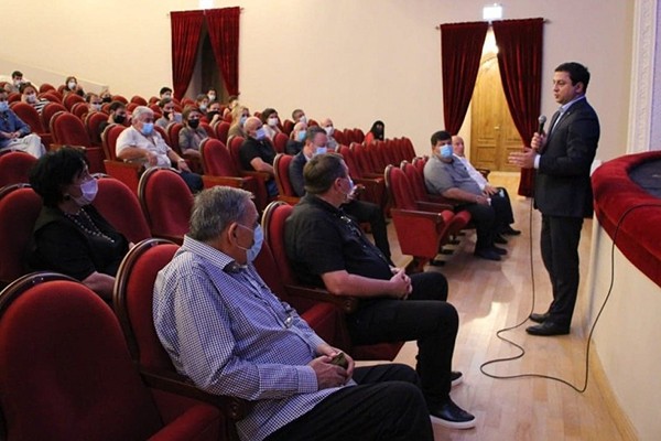 პარლამენტის თავმჯდომარე არჩილ თალაკვაძე და „ქართული ოცნების