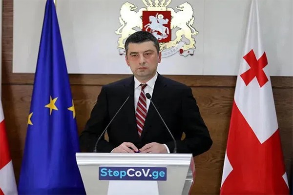 პრემიერი საჯარო უწყებებს და კერძო კომპანიებს მიმართავს, მაქსიმალურად მუშაობის ონლაინ რეჟიმზე გადავიდნენ