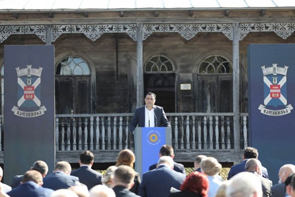 “ერთად დგომით, ერთად შრომით, როგორც ჩვენ ვიშრომეთ ინწრას ხეობის მოსაწესრიგებლად, მივაღწევთ წალენჯიხისა და საქართველოს წარმატებას