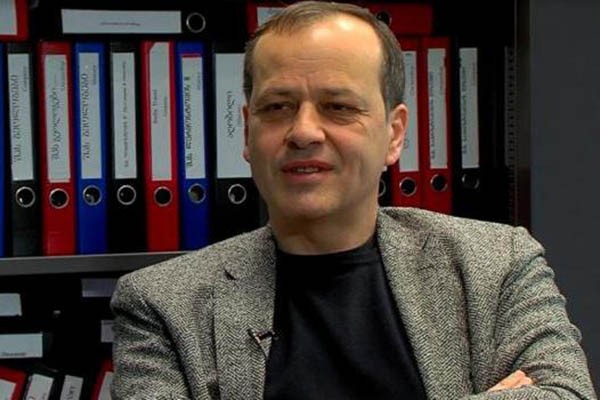 ლაშა პაპაშვილი: 