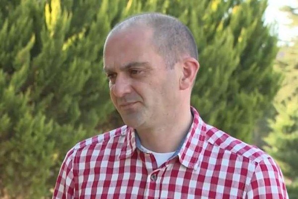 ლაშა შენგელია, რომელმაც ბანკის შენობა თავდამსხმელთან ერთად დატოვა, სოფელ კირცხის ტყეში განვითარებულ მოვლენებს იხსენებს