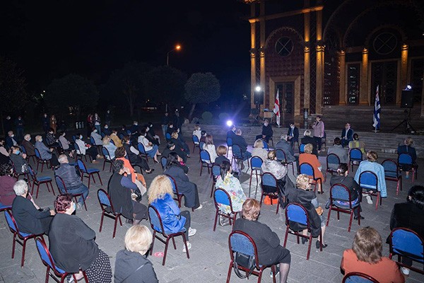 რესან კონცელიძე და ტიტე აროშიძე ბათუმში სკოლის პედაგოგებს შეხვდნენ