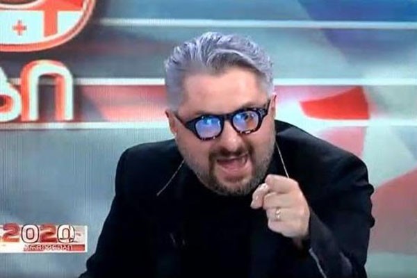 „ბუზებს ითვლით ოფისებში, გამოლენჩებულები!“ – წყობიდან გამოსული გვარამია ოპოზიციას ლანძღავს