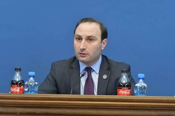 ანრი ოხანაშვილი: ძალიან მძიმე სანახავია კრიმინალური „ნაციონალური მოძრაობის“ მხრიდან ასეთი დამუნათებული ოპოზიცია