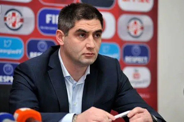 ფეხბურთის ფედერაციაში აცხადებენ, რომ ფედერაციის შენობასთან გამართული აქციის ერთ-ერთი ორგანიზატორი ნიკა მელია იყო