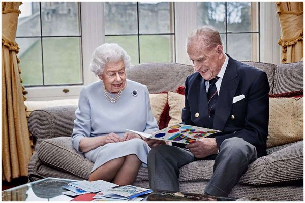 ბრიტანეთის დედოფალმა და ედინბურგის ჰერცოგმა ქორწინების 73-ე წლისთავის აღსანიშნავად ფოტო გამოაქვეყნეს