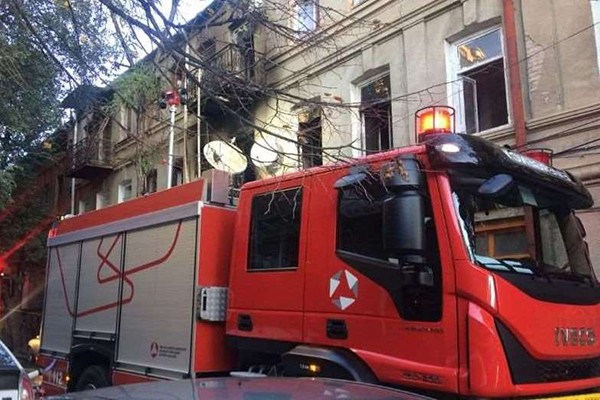 თბილისში, ხორავას ქუჩაზე ხანძარს 2 ადამიანი ემსხვერპლა