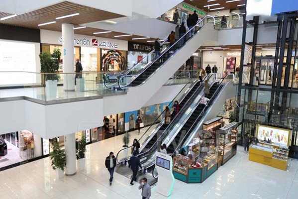 თბილისში არსებული მსხვილი სავაჭრო ცენტრის ხელმძღვანელები მთავრობას მიმართავენ, მიეცეთ საშუალება, რომ 15 დეკემბრიდან 3 იანვრის ჩათვლით იმუშაონ