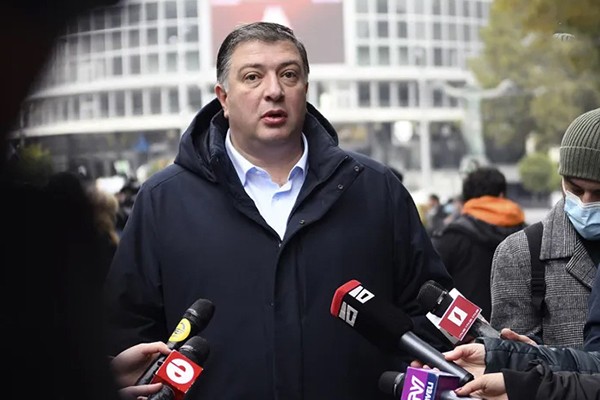 გიგი უგულავას განცხადებით, ოპოზიცია პარლამენტის სხდომის პირველ დღეს ცალკე ღონისძიებებს გეგმავს, რომელზეც რამდენიმე დოკუმენტს მოეწერება ხელი