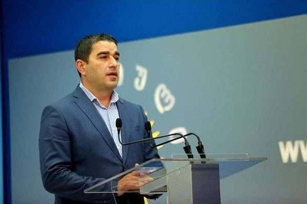 შალვა პაპუაშვილი: კარგია, რომ, ჩვენი ოპონენტები, ჯერჯერობით, განცხადებებს არ წერენ და მხოლოდ მემორანდუმი გააფორმეს, ხედავთ, რომ ხიდები არ არის დამწვარი