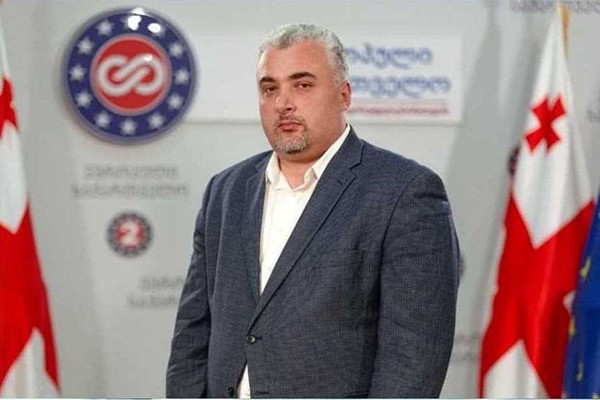 სერგი კაპანაძე: დიდი ალბათობით, დღის ბოლომდე ჩვენი მხრიდან პარლამენტში შევა განცხადებები, ვიმედოვნებ, სხვებიც იმავეს გააკეთებენ და გაფორმდება ერთპარტიული პარლამენტი
