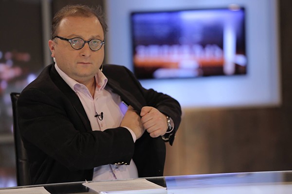 შალვა რამიშვილი ნოდარ მელაძეს: ბლექნოდარა, ეგეთები გაუკეთე პატარა ჭუტას