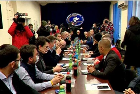 ოპოზიცია „სამართლიან არჩევნებს“ კვლავ ემიჯნება და საკუთარ განცხადებებს უარყოფს