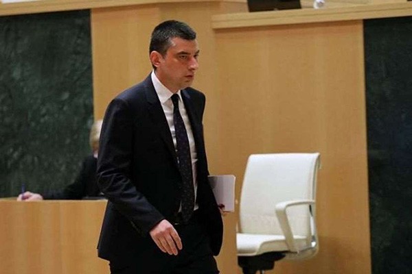 გიორგი გახარიას პარლამენტში ლევან მგალობლიშვილი ჩაანაცვლებს