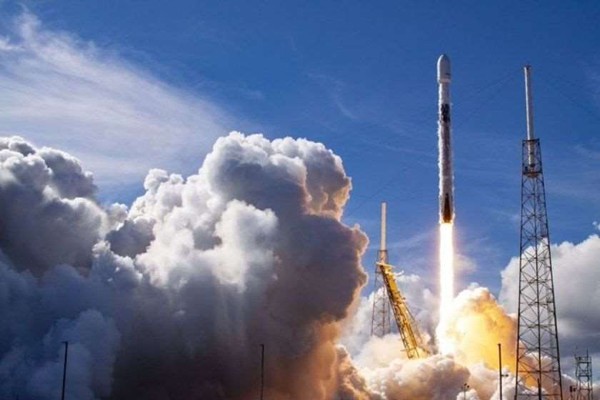 SpaceX-მა ორბიტაზე ერთი რაკეტით თანამგზავრების რეკორდული რაოდენობა გაიყვანა