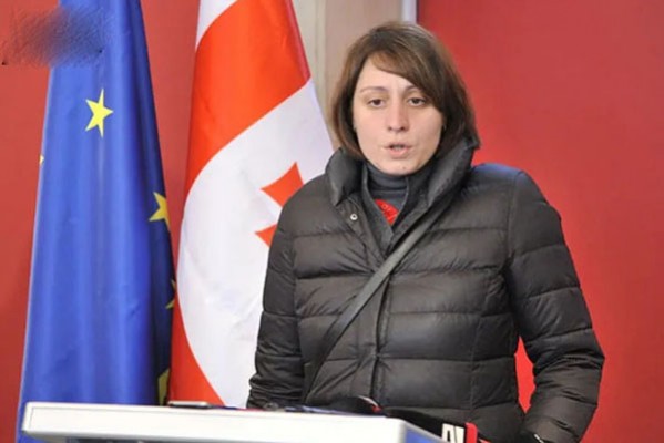 ელენე ხოშტარია: რაც არ უნდა გაჯიუტდეს ირაკლი კობახიძე და ეს აგრესიული რადიკალური ჯგუფი, ერთადერთი გზაა - დავიწყოთ საუბარი რიგგარეშე არჩევნებზე