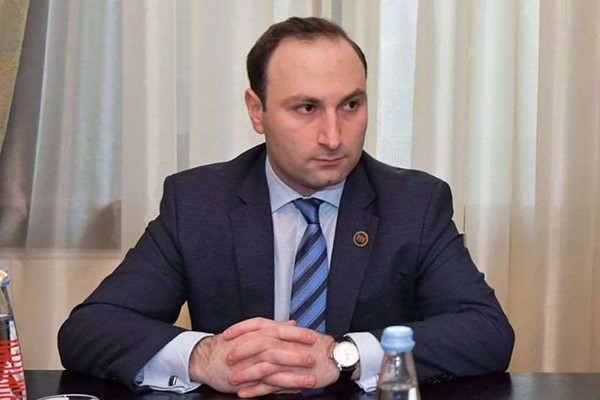 ანრი ოხანაშვილი: ერთ საღამოს ვიკრიბებით და დიალოგზე ვსაუბრობთ და დილით პიკეტს აწყობენ - ეს პროცესს არ წაადგება