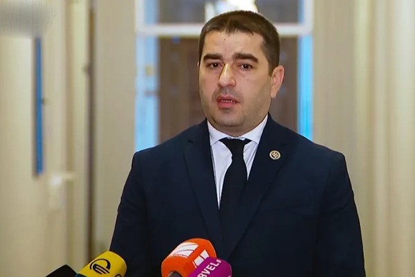 შალვა პაპუაშვილი: ოპოზიციამ უნდა დაასახელოს ის ნაბიჯები, რასაც შეთანხმების მისაღწევად დგამს, აქციების გაუქმება კომპრომისი არ არის